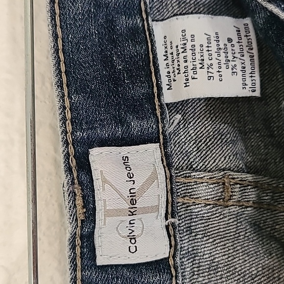 CALVIN KLEIN Women's Light Wash Bootcut Jeans, size 16 (run small) - Picture 4 of 10